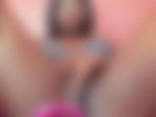 Live cam show with IrisHerrera - Ebony on xDating | colombia