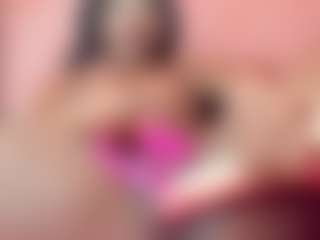 Live cam show with IrisHerrera - Ebony on Camsoda