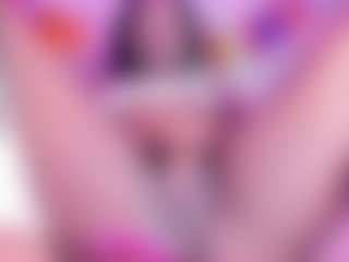 Live cam show with IrisHerrera - Oil on Camiplay Live
