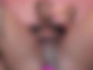 IrisHerrera's Live Sex Cam Show