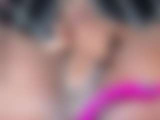 Live cam show with IrisHerrera - Ebony Teen (18+) on StripNow