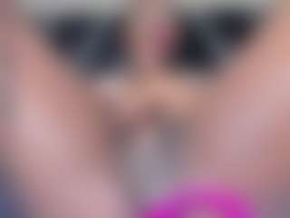 IrisHerrera's Live Sex Cam Show