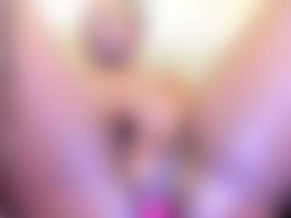 IrisHerrera's Live Sex Cam Show