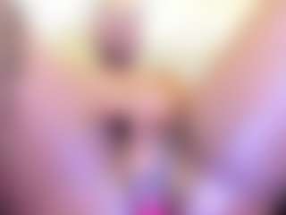 IrisHerrera's Live Sex Cam Show