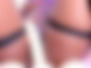 Live cam show with IrisHerrera - Ebony Shaved Pussy on Camming Site