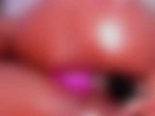 Live cam show with IrisHerrera - Cute on livesuperchat.net
