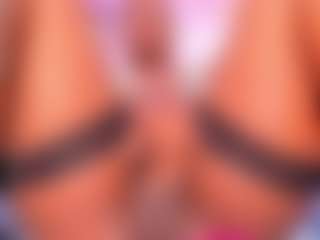 Live cam show with IrisHerrera - Black Squirt on CamwithHer