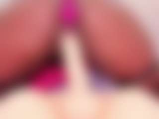 IrisHerrera's Live Sex Cam Show