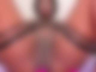 IrisHerrera's Live Sex Cam Show