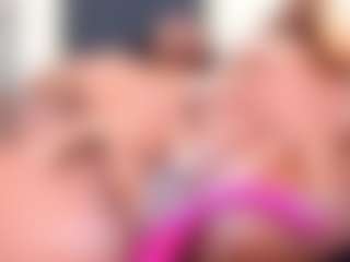 Live cam show with IrisHerrera - Average on dropp.cam