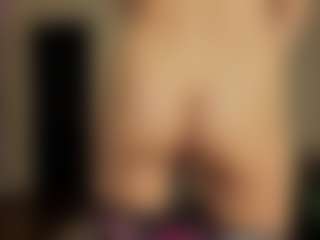 Leylla13's Live Sex Cam Show