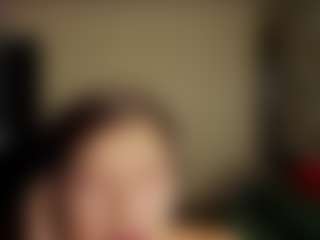 Leylla13's Live Sex Cam Show