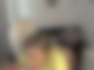Show de cam en vivo con Miya Big Ass - Petite en Camsoda