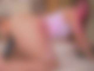 Live cam show with GeorgeannMedina - Green Eyes on Mixed Magazine Live