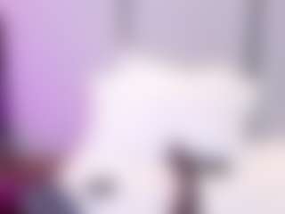 Live cam show with mia-collins - Green Eyes on SmokeAndPoke