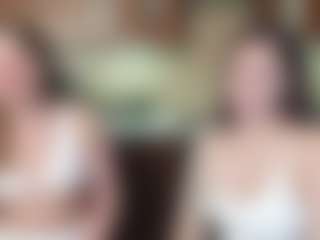 Live cam show with Hot-Caramells - Skinny on Camsoda