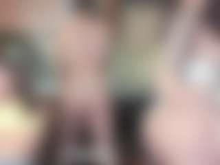 Live cam show with Hot-Caramells - Deepthroat on studioflirtlive.com