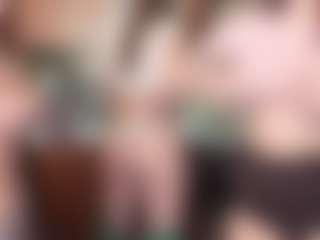 Live cam show with Hot-Caramells - Deepthroat on Camsoda