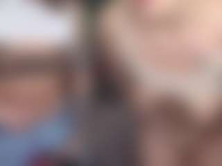 Show de cam en vivo con Hot-Caramells - Strip en Camsoda