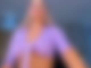 Live cam show with Lisa Flowers - Handjob on TeamSkeetLive