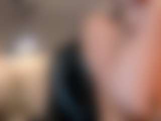 Live cam show with Lisa Flowers - Athletic Strip on Camsoda