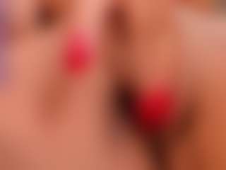 Live cam show with Lisa Flowers - Athletic Blowjob on Gym Cam Girls