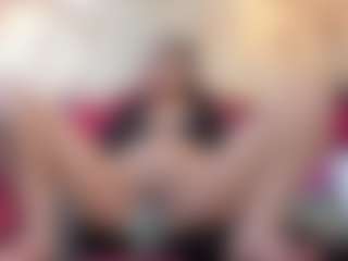 Charlotte-Bms's Live Sex Cam Show