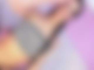 Live cam show with DaleskaSanchez - Smoking on StripNow