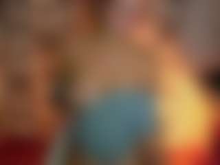 Live cam show with JeanelleJue - Green Eyes on Gym Cam Girls