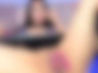 Live cam show with Mia K - Naked on TeamSkeetLive