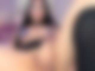 Live cam show with Mia K - Petite on makecum.org