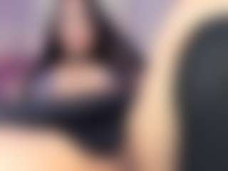 Live cam show with Mia K - Brown Hair on livesuperchat.net