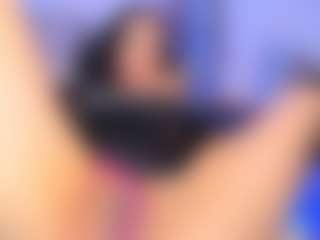 Live cam show with Mia K - Squirt on Camsoda