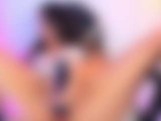 Live cam show with Mia K - Shaved Pussy on TeamSkeetLive
