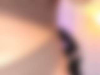 Live cam show with Mia K - Brown Hair Petite on Lustler