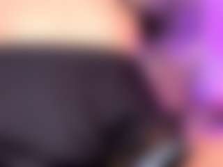 Live cam show with Mia K - Teen (18+) on SinfulBabes