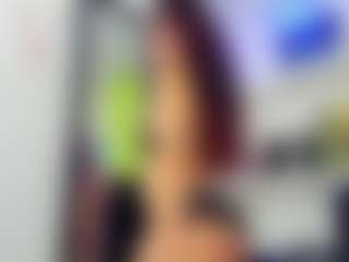 Live cam show with Raven-rouge - Butt Plug on Milfs Live
