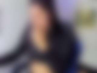 Live cam show with Raven-rouge - Hairy Pussy on StripNow