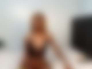 Live cam show with Lunahh - Camel Toe on Gym Cam Girls