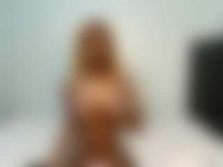 Live cam show with Lunahh - Middle Aged on Fit Hotties