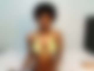 Live cam show with Lunahh - Bedroom on dropp.cam
