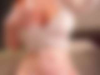 Live cam show with MerrillKopperman - Brown Hair on fapnchat