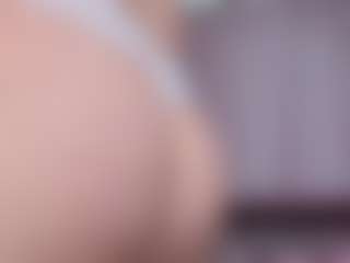 Live cam show with Vanessa Cole - Public Red Hair on CamSodaAdn