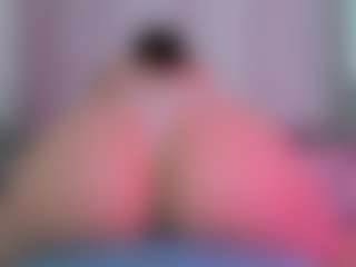 Live cam show with Vanessa Cole - Spank Red Hair on SquirtSoMuch