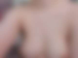 Live cam show with Vanessa Cole - Normal on Camsoda