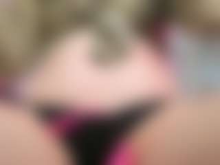 Live cam show with Vanessa Cole - Public Red Hair on thefappeningchat.com