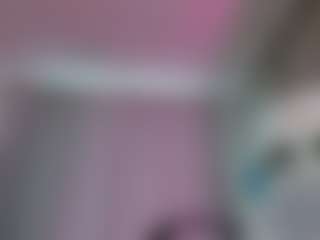 Live cam show with Vanessa Cole - Facial Piercings on Milfs Live