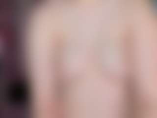 Live cam show with Vanessa Cole - Brown Eyes Red Hair on Camsoda