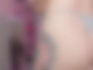 Live cam show with Vanessa Cole - Red Hair Young Adult on Camsoda