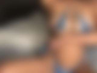 Live cam show with Loni - Athletic Asshole on Hubzter Live